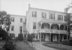 “911 Dauphin Street”