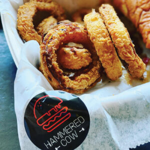 Onion rings at the hammered cow