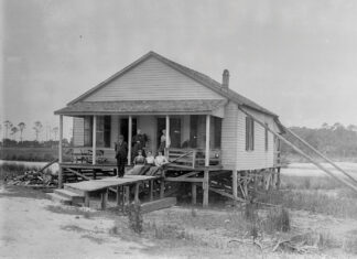 Long’s Restaurant in Bayou La Batre