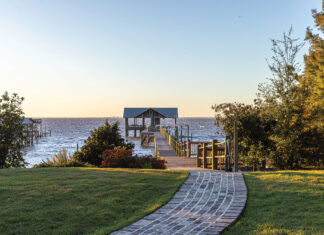 Two Master Gardeners Create a Stunning Fairhope Retreat