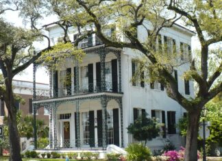 A Grand Tour: Interior Design in Victorian Mobile