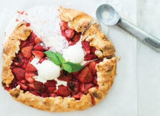 strawberry crostata