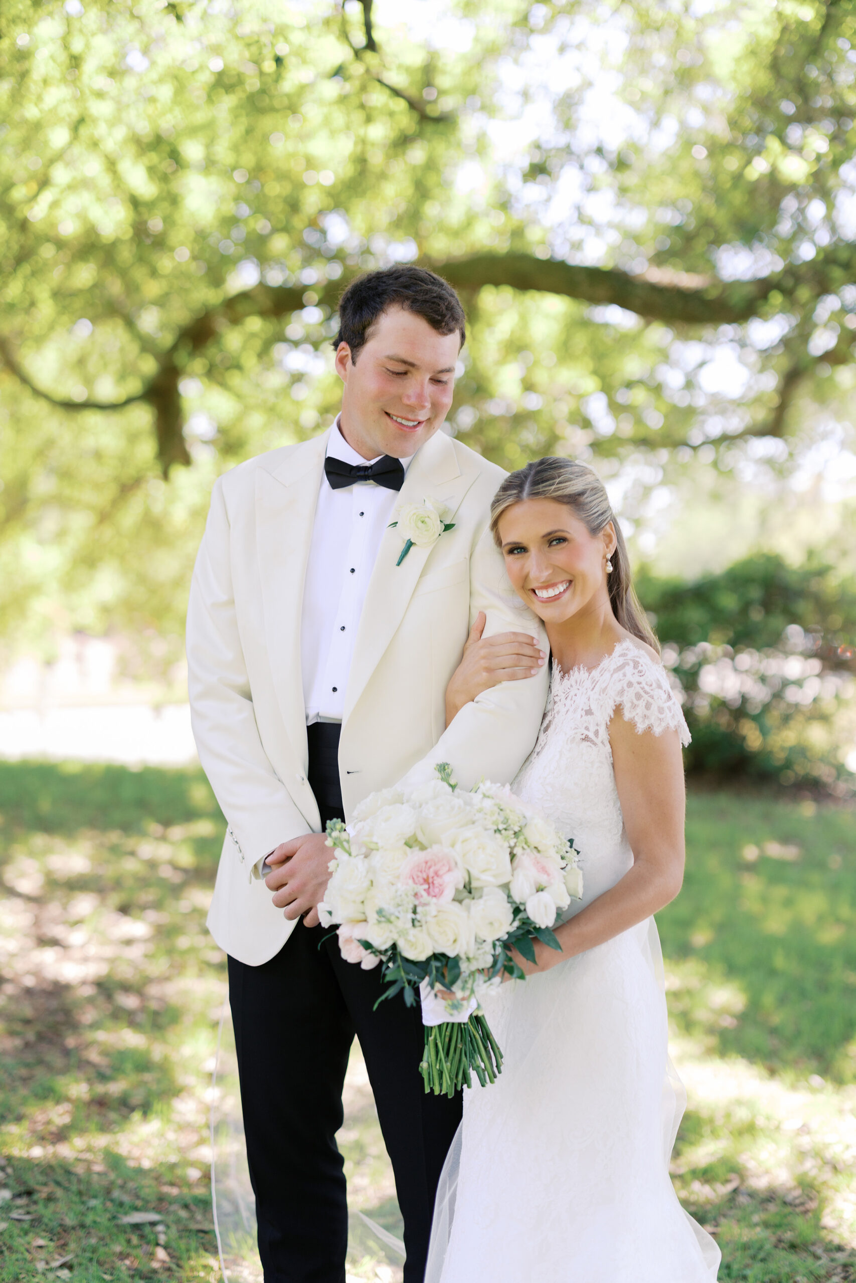 wedding portrait of Riley Leonard and Molly Walding
