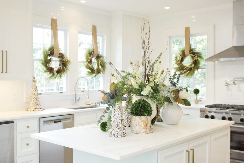 10 Holiday Decorating Tips
