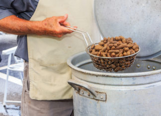 How to Boil Peanuts